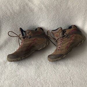 Merrell Vibram Performance Hiking Boots, Women’s 9, Dark Tan